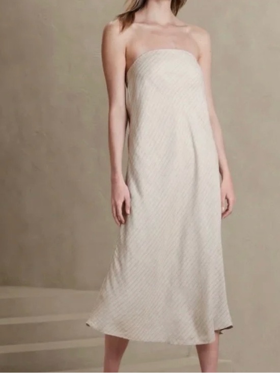 Banana Republic Dresses & Skirts - Banana Republic Strapless Cream Midi Dress